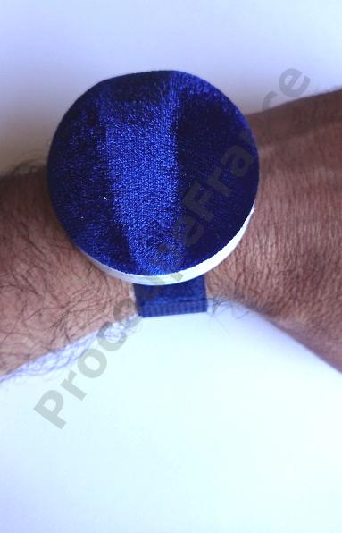 Pelotte a epingle bracelette scrache